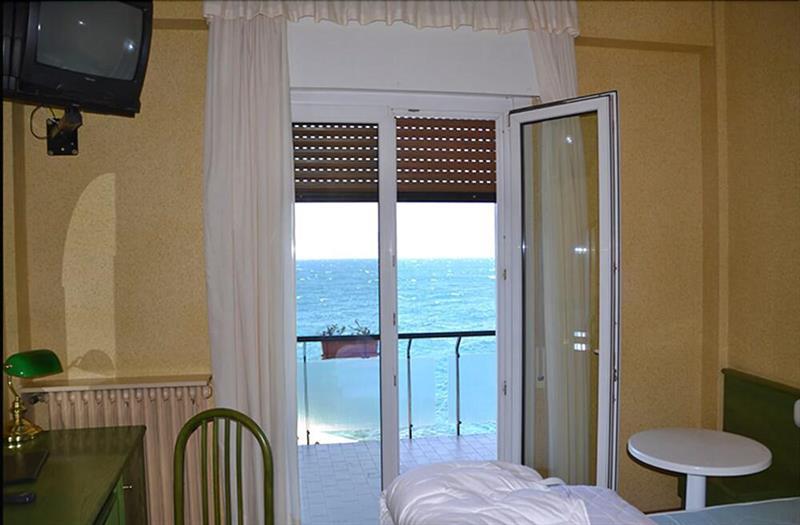 Hotel Caribe - Garda Lake Collection Brenzone Extérieur photo